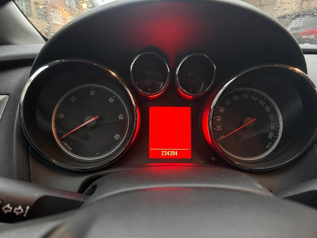 Opel astra 2010 235 000 km, Euro 5, Stof, 5 deurs, Te koop