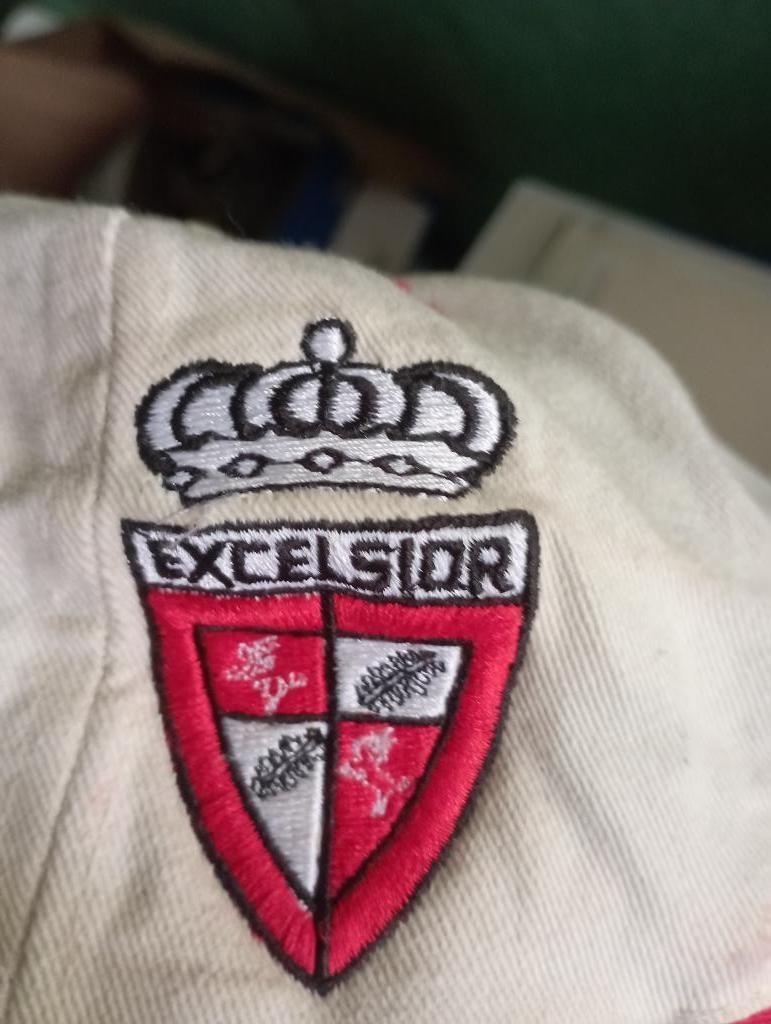 Club Royal Exelsior Moeskroen Cap, Ophalen, Zo goed als nieuw, Pet of Muts