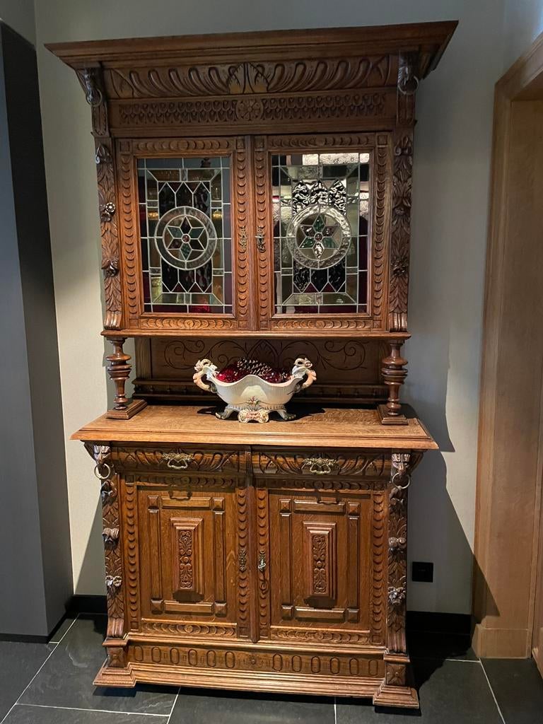 Antieke Mechelse kast, Enlèvement