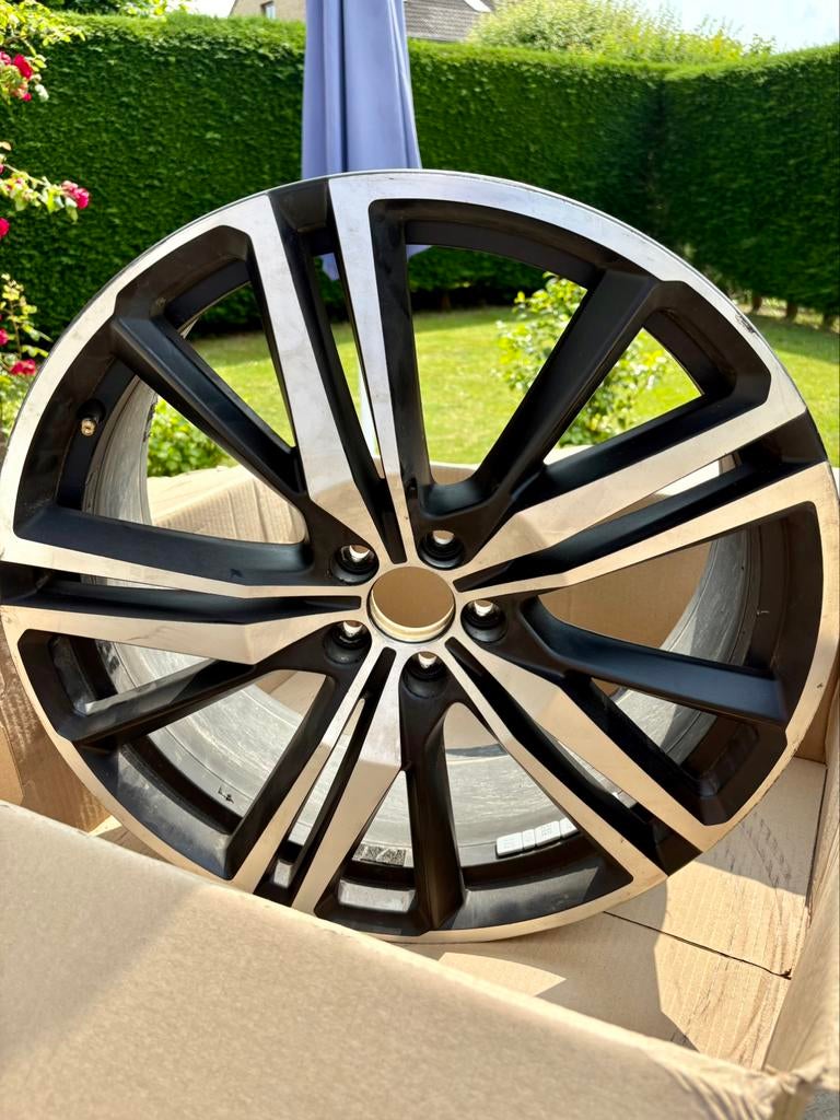 Jante 21 pouces Volvo XC60 À RÉPARER (fissure), Enlèvement, 21 pouces