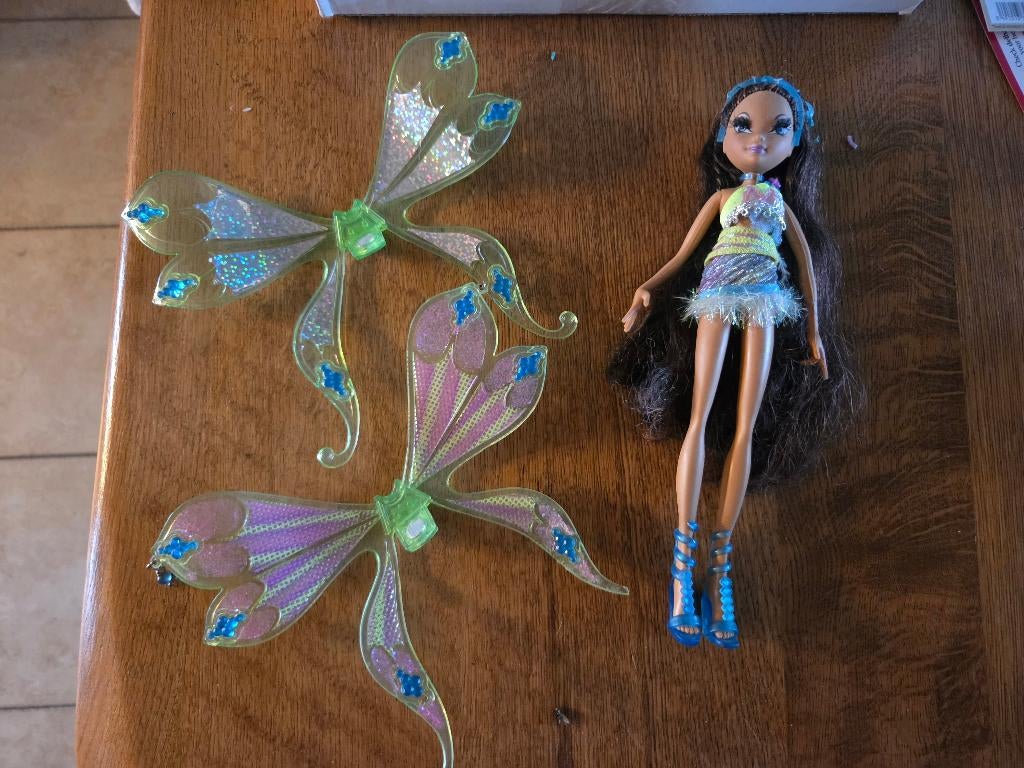 Winx enchantix Layla, Kinderen en Baby's, Speelgoed | Poppen, Ophalen of Verzenden, Zo goed als nieuw, Overige typen