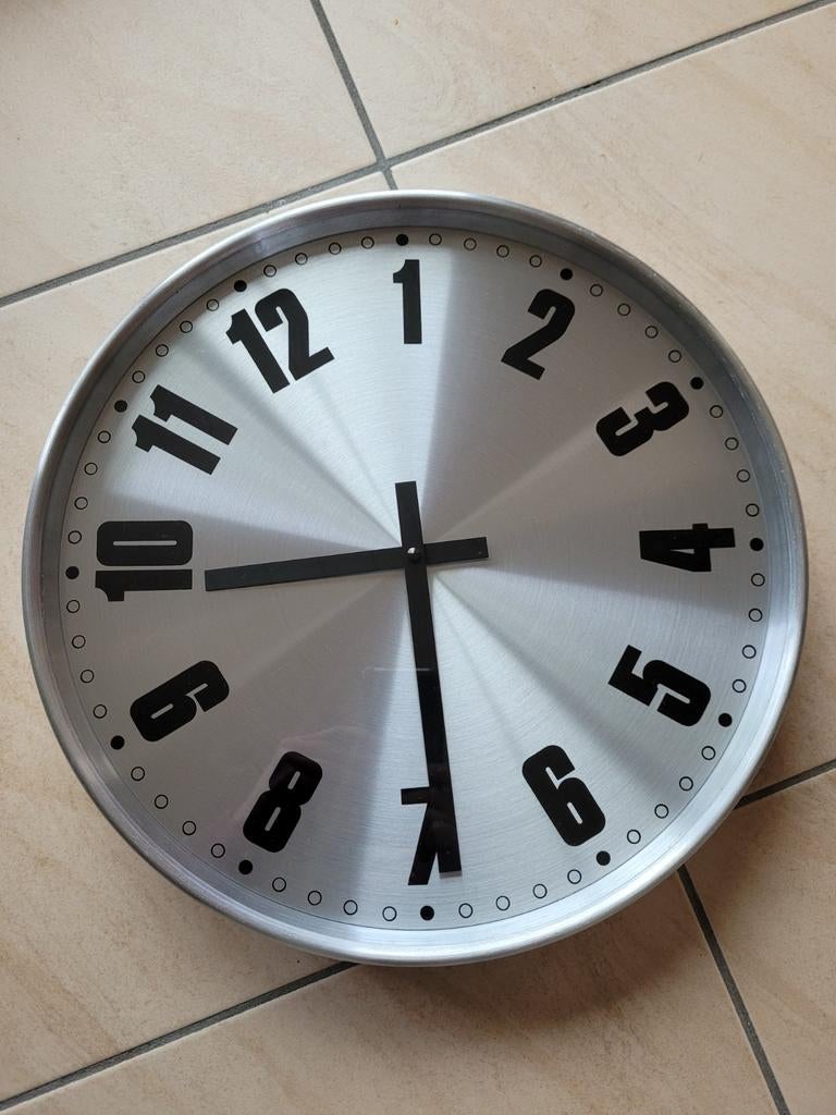 Horloge ikea gris argenté, Enlèvement