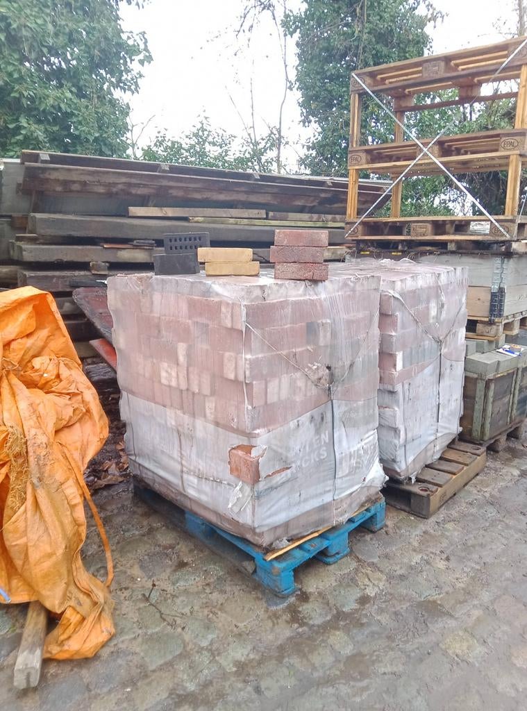 Pierres de façade, Enlèvement