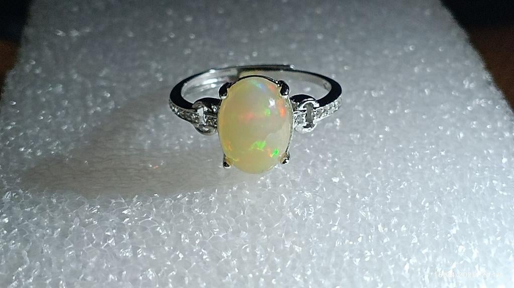 Bague en argent massif avec superbe opale Welo d'Éthiopie, Neuf, Enlèvement ou Envoi, Argent, Argent