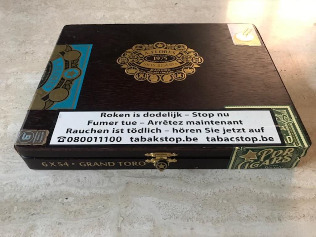 Sigarendoos "A. Flores 1975" (nr4718), Verzamelen, Ophalen of Verzenden, Nieuw, Tabaksdoos of Verpakking