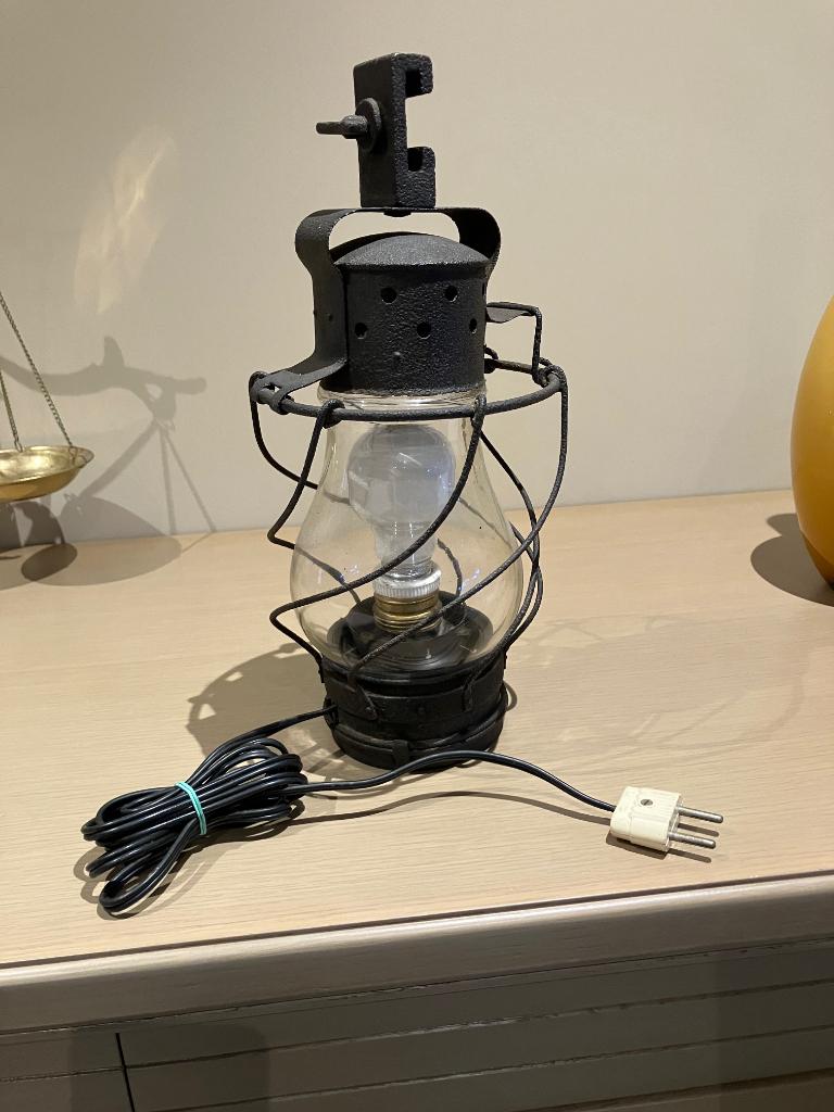 Oude (mijn)lamp hermaakt met stekker, Ophalen of Verzenden