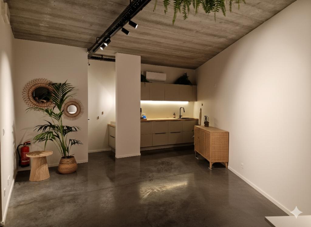 Unieke werkruimte / atelier te huur in centrum van Schoten, Zakelijke goederen, Bedrijfs Onroerend goed, 32 m², Huur, Bedrijfsruimte