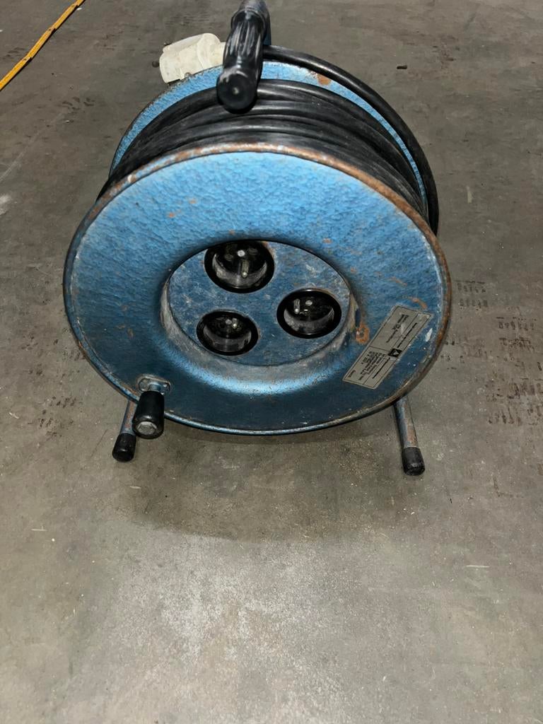 Kabelhaspel met 25 verlengsnoer, Doe-het-zelf en Bouw, Elektriciteit en Kabels, Ophalen, Gebruikt