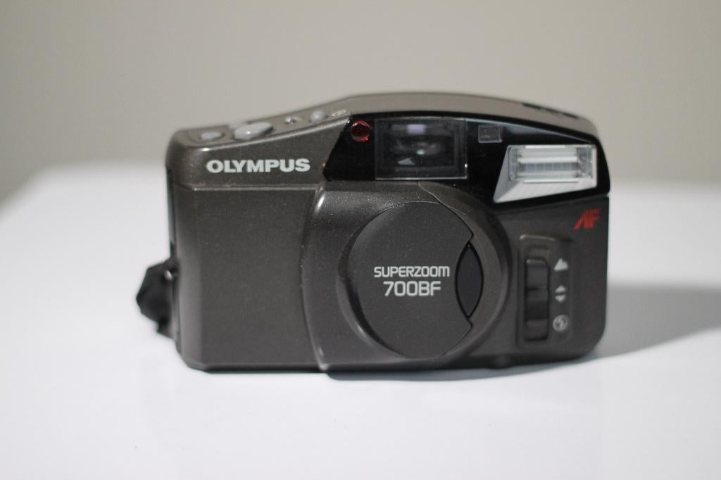 Te koop Olympus SuperZoom 700BF, Audio, Tv en Foto, Fotocamera's Analoog, Ophalen, Zo goed als nieuw, Compact, Olympus