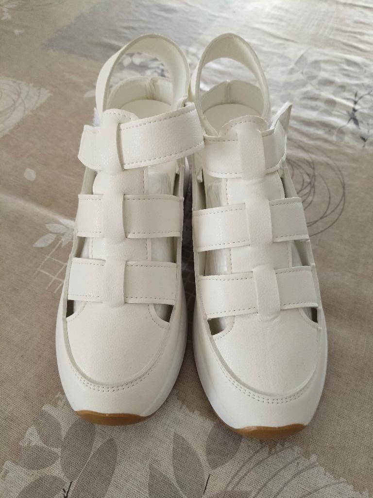 Zomer sandaal, Kleding | Dames, Schoenen, Ophalen, Wit, Sandalen of Muiltjes, Zo goed als nieuw