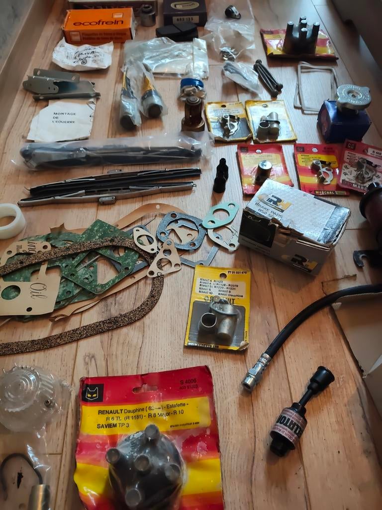 Lot pièces Renault Dauphine et ancienne Renault, Autos : Pièces & Accessoires, Autres pièces automobiles, Renault