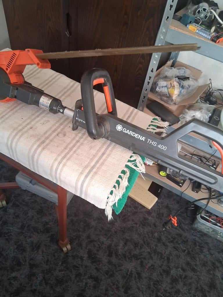 Telescopische heggeschaar, Ophalen