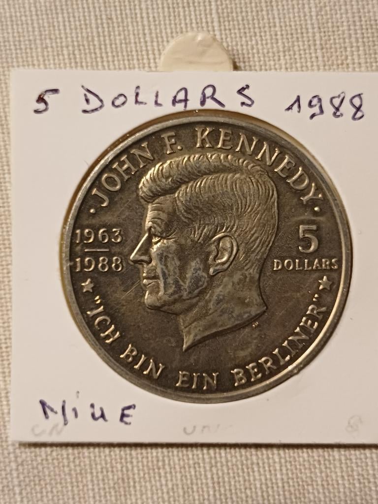 5 dollars 1988  (Kennedy)  Niue, Ophalen of Verzenden, Losse munt