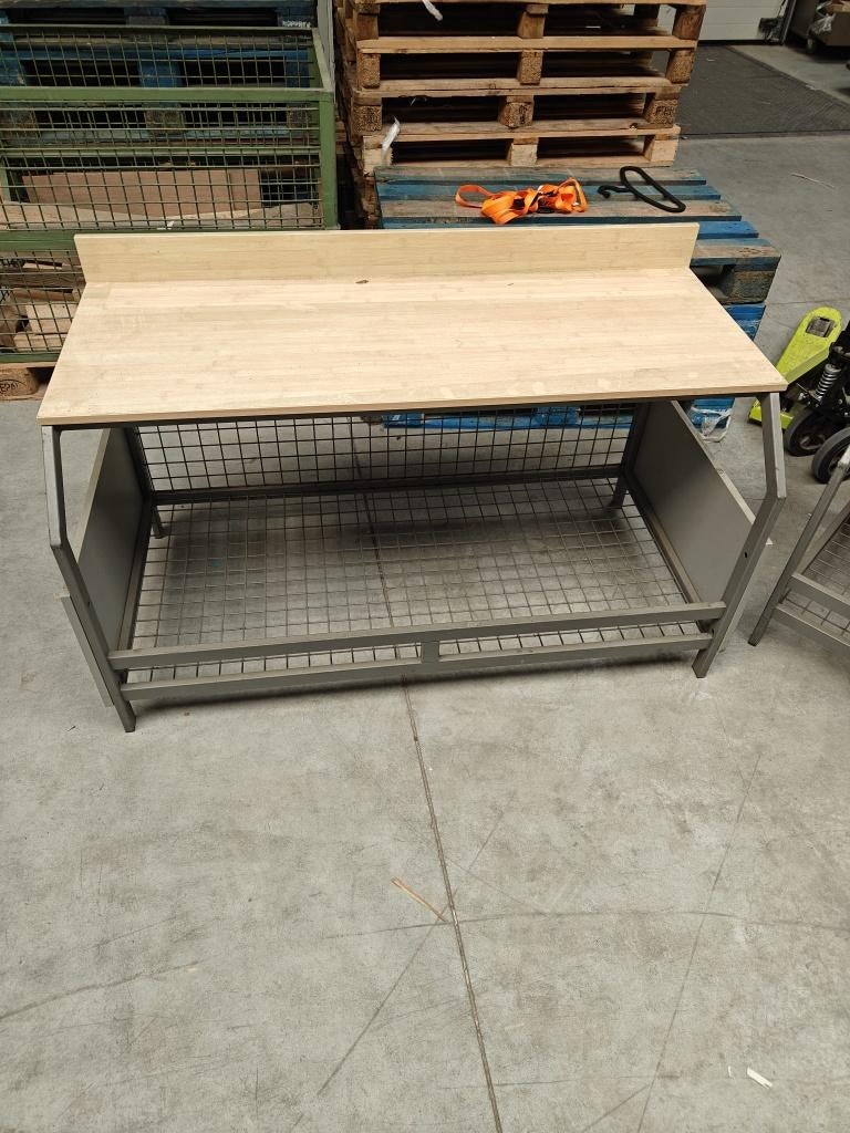 Stevige werktafel / werkbank te koop, Huis en Inrichting, Ophalen, Overige materialen, Gebruikt, 75 cm of meer