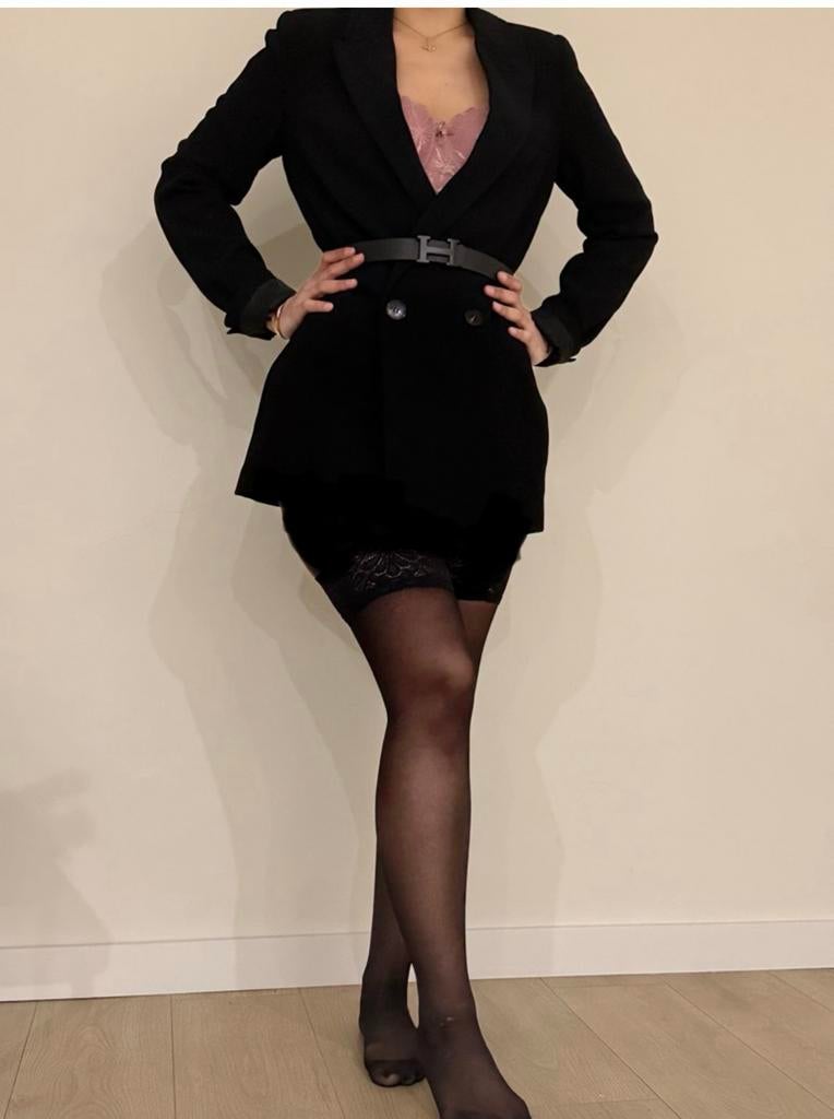 Jonge dame geeft relax/sport massage, Diensten en Vakmensen, Ontspanningsmassage