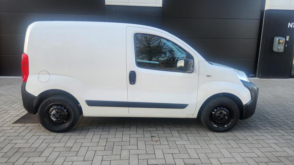 GEKEURD 🔱FIAT FIORINO 🔱1.3JTD 2015 MODEL🔱 127 000km
🔱, Auto's, Electronic Stability Program (ESP), Particulier, 2 zetels, 1300 cc