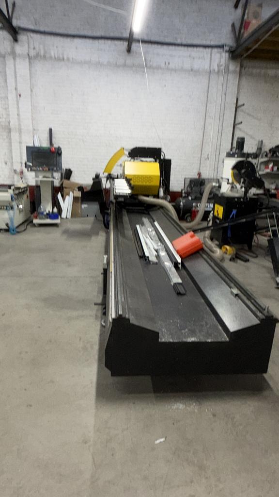 Atelier de fabrication de menuiserie en aluminium., Articles professionnels, Machines & Construction | Travail du bois, Enlèvement ou Envoi