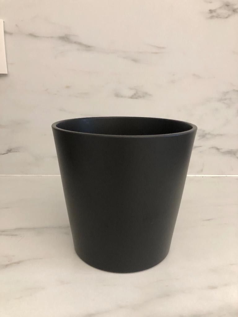 Cache pot en grès gris foncé 13cm de haut - 14 cm de large, Jardin & Terrasse, Pots de fleurs, Enlèvement, Comme neuf