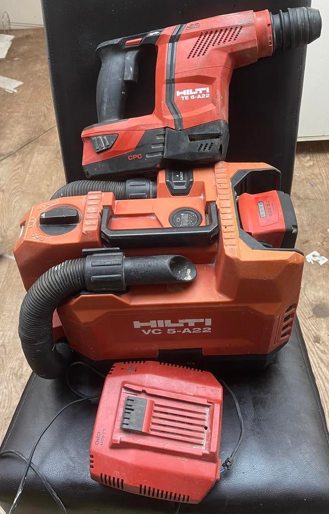 Hilti Boor en breekmachine plus stofzuiger op accu, Doe-het-zelf en Bouw, Ophalen, Gebruikt, Boor- en/of Breekhamer