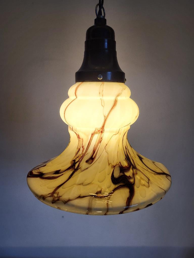 Lampe art déco en verre opalin, Enlèvement ou Envoi