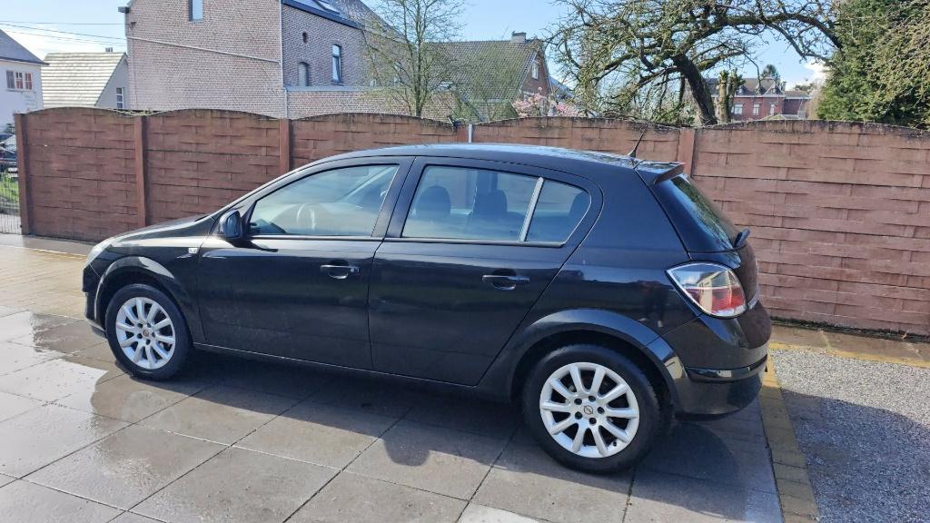 OPEL ASTRA 1700 CDTI 2013 EURO5 CLIM 5 PORTES, Auto's, Opel, Voorwielaandrijving, Euro 5, Stof, Zwart