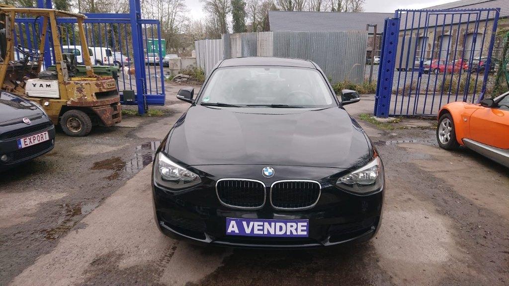 BMW série 1 114i essence 2014 167000km ja clim GARANTIE, Auto's, 75 kW, Zwart, Electronic Stability Program (ESP), Zwart