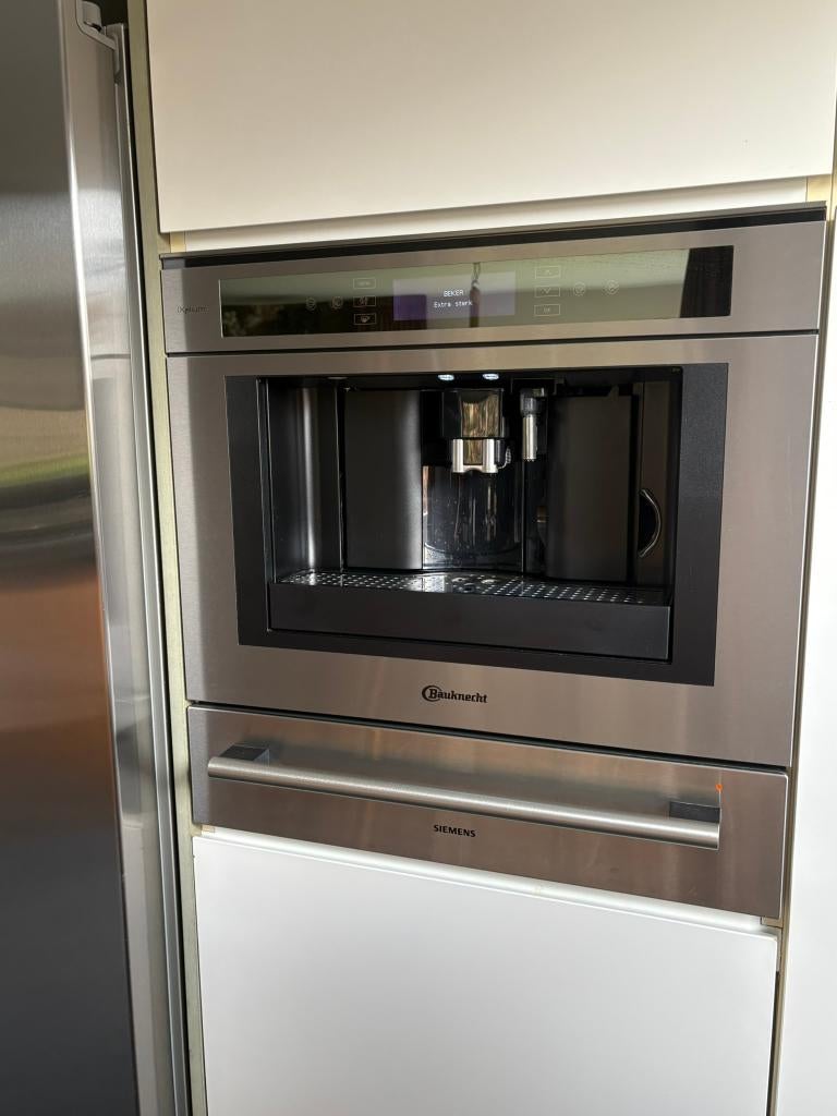 Bauknecht iXelium (KMT9145IXL) inbouw espressomachine, Elektronische apparatuur, Ophalen, Gebruikt, Espresso apparaat, Koffiebonen