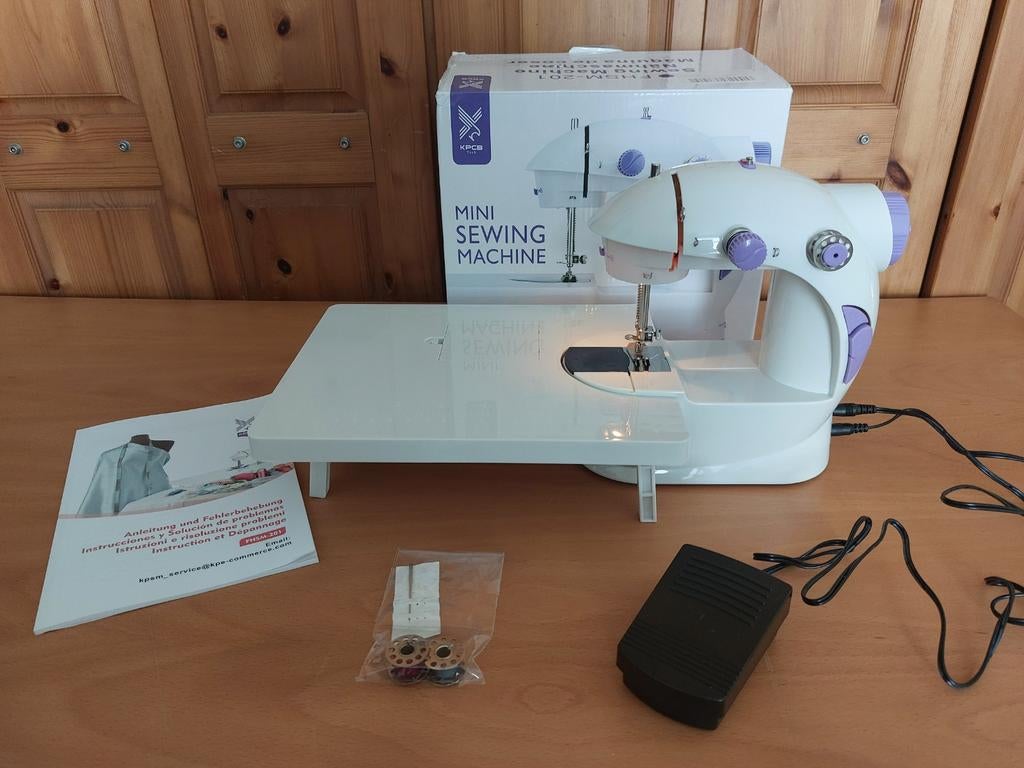 Mini machine à coudre, Hobby & Loisirs créatifs, Machines à coudre & Accessoires, Machine à coudre
