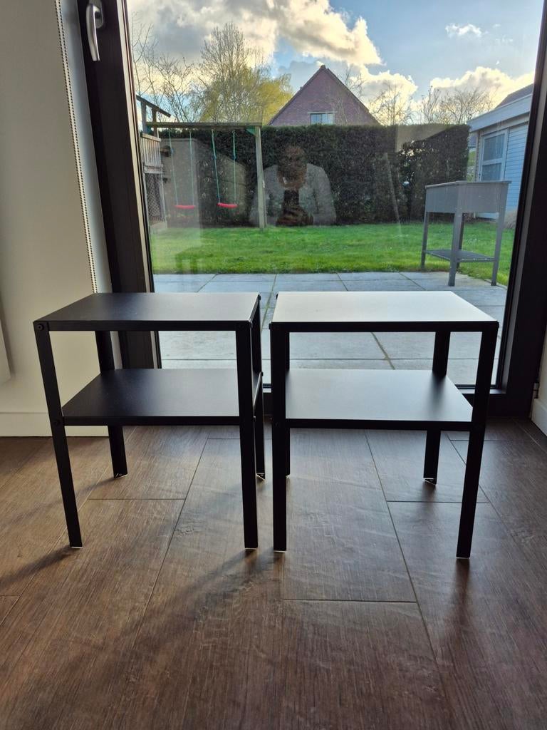 2 nachtkastjes Knarrevik (Ikea), Huis en Inrichting, Slaapkamer | Nachtkastjes, Ophalen