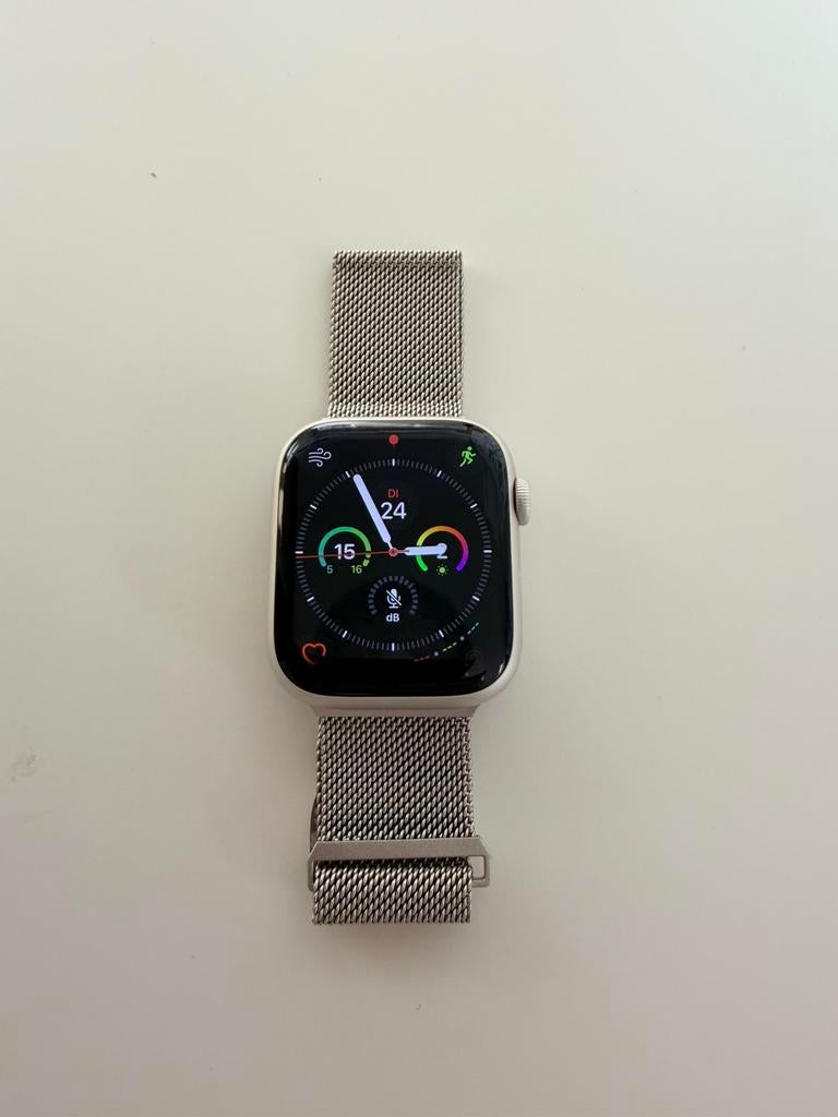 Apple watch serie 7 (niew zonder verpakking), Handtassen en Accessoires, Ophalen, Conditie, Zo goed als nieuw, Zilver