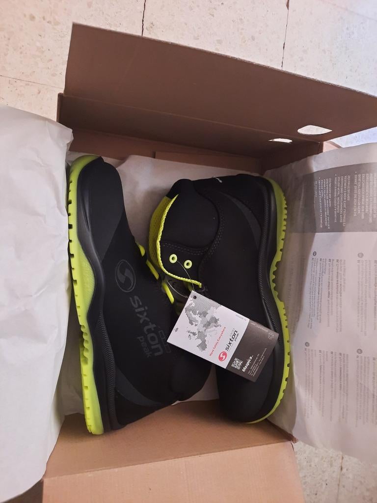 Sixton peack safety shoes 42, Ophalen of Verzenden