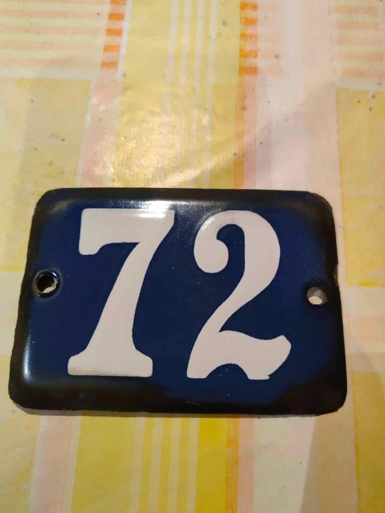 Numéro de maison 72 - Tole émaillée - Très ancien, Antiquités & Art, Enlèvement ou Envoi
