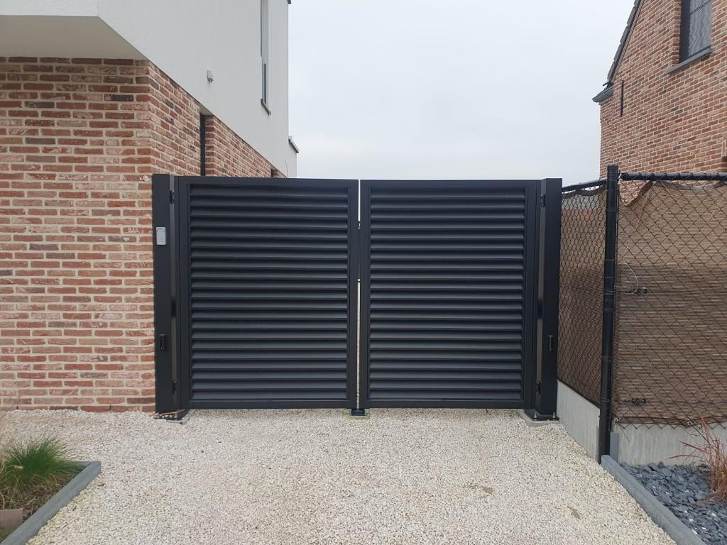 Moderne dichte inrijpoort model: Denver in afmeting 400x180, Tuin en Terras, Tuinhekken en Hekwerk, Met poort, Nieuw, IJzer, Spijlenhekwerk