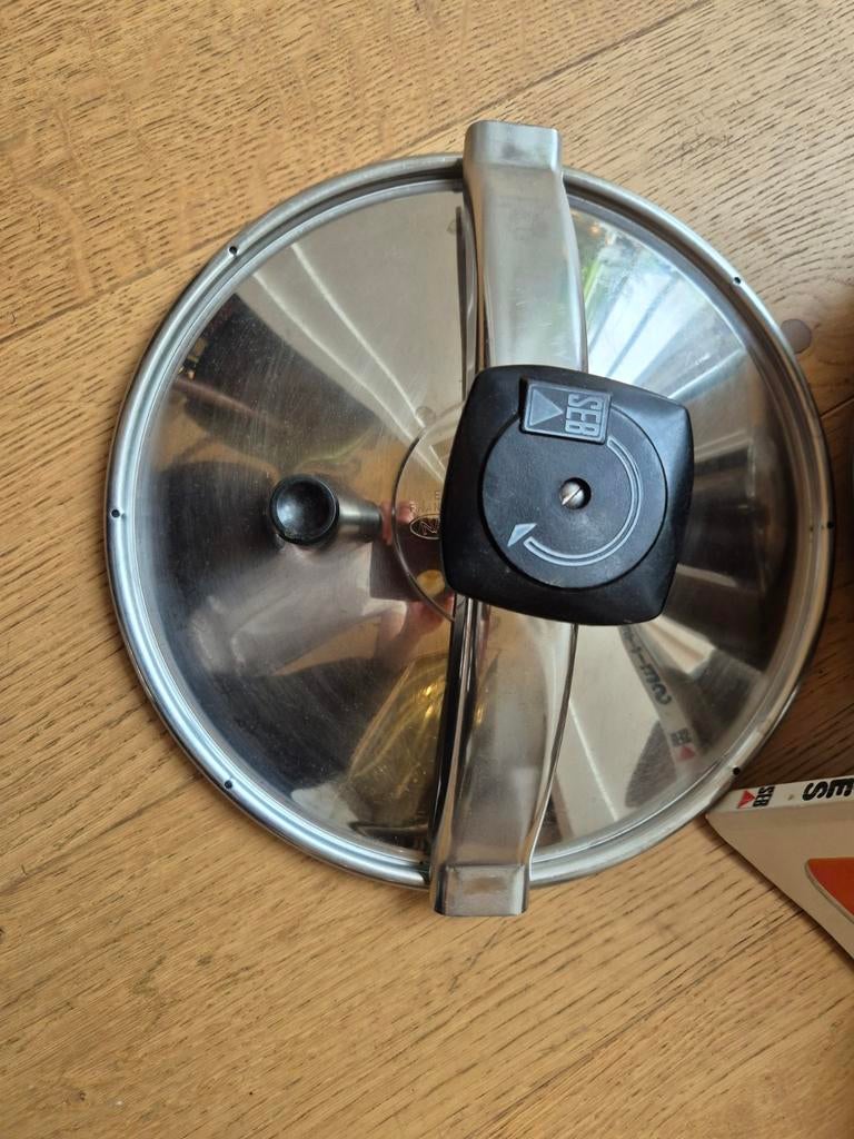 Grande casserole à pression SEB fonctionne joint OK, Maison & Meubles, Cuisine | Casseroles & Poêles, Inox, Plaque céramique, Enlèvement