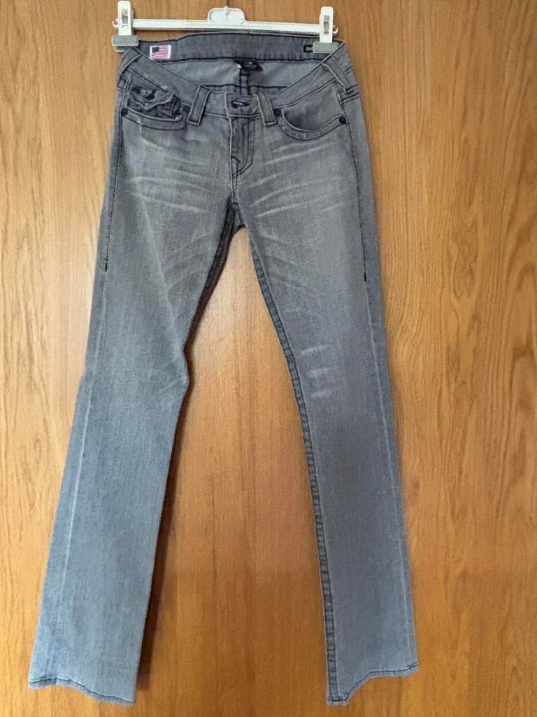 Jean True Religion Taille 28 gros excellent etat, Kleding | Dames, Spijkerbroeken en Jeans, Ophalen of Verzenden, Gedragen, Grijs