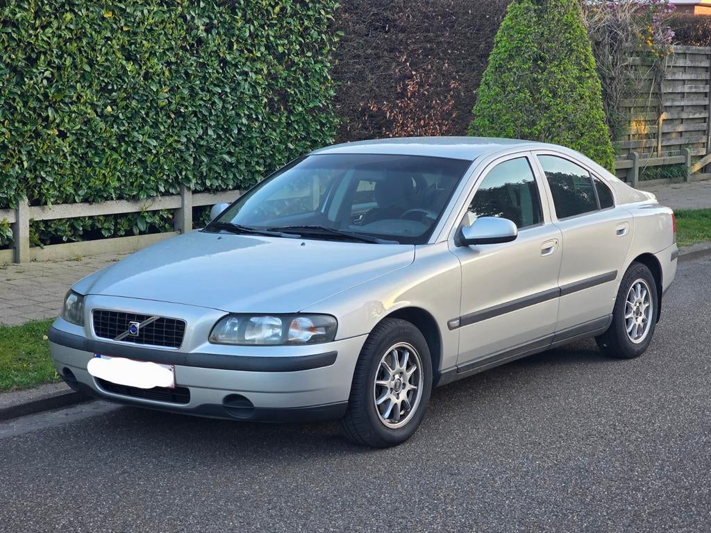 Volvo S60 2.4 benzine automaat, Auto's, Volvo, Stof, 4 cilinders, S60, Particulier