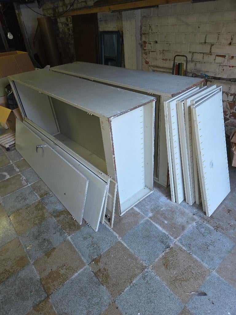 Mooie antieke metalen atelier kasten met dubbele deur, Ophalen