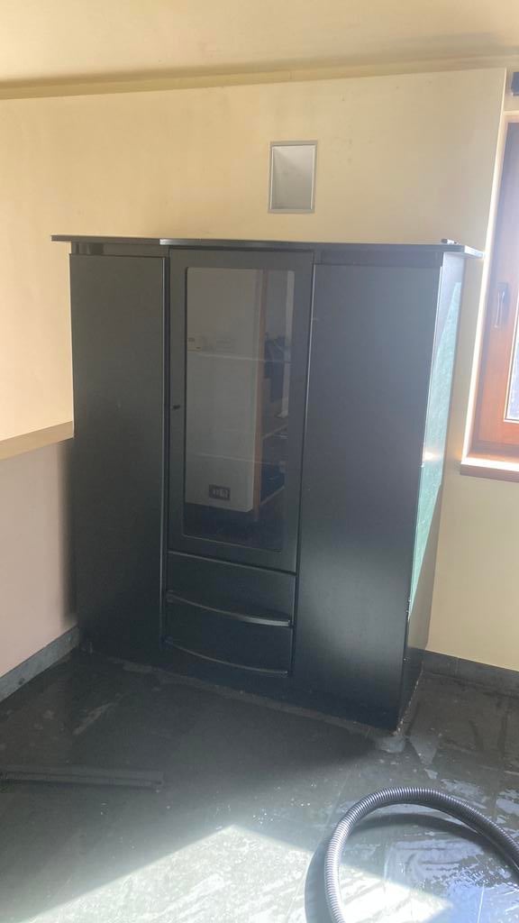 Zwarte Vitrinekast, Huis en Inrichting, Kasten | Vitrinekasten, Ophalen, Gebruikt