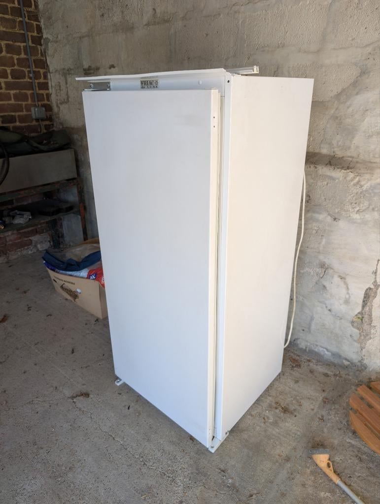 Inbouwfrigo Friac, Ophalen