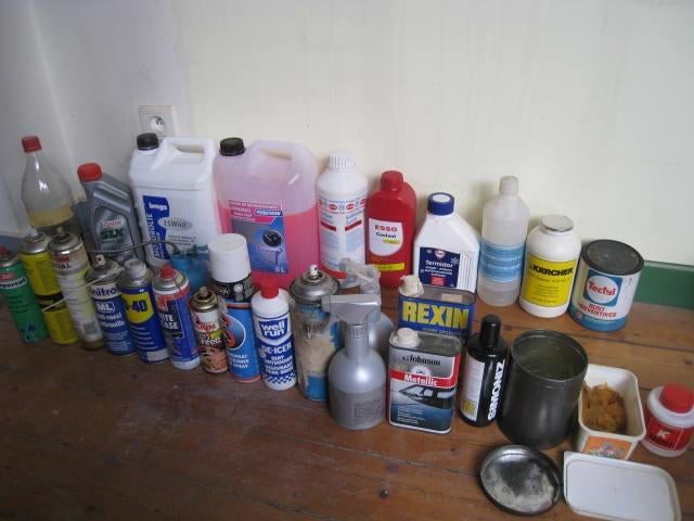 23 produkten vr auto onderhoud: olie, antigel, antiroest enz, Enlèvement