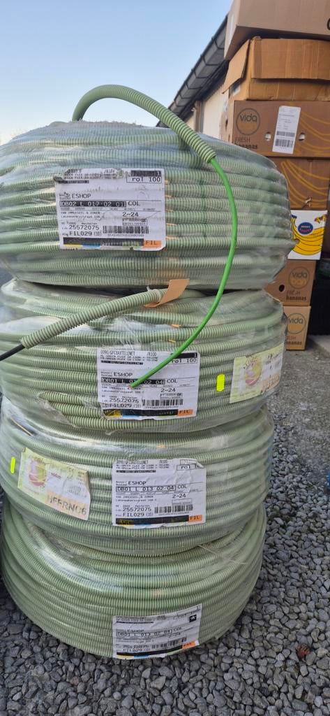 Elektrische kabels en Preflex voorbedrade buizen, Doe-het-zelf en Bouw, Elektriciteit en Kabels, Stopcontact, Ophalen