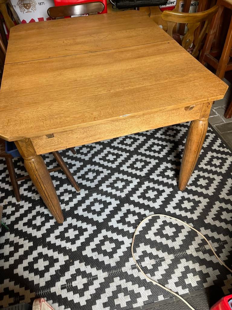Une table robuste GRATUITE, Maison & Meubles, Enlèvement, Comme neuf