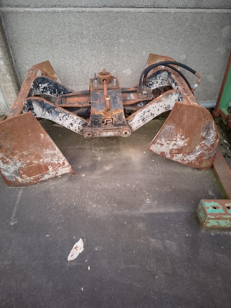 Grijper     bakker. 80 breedt.   Tel 02 3779798, Ophalen