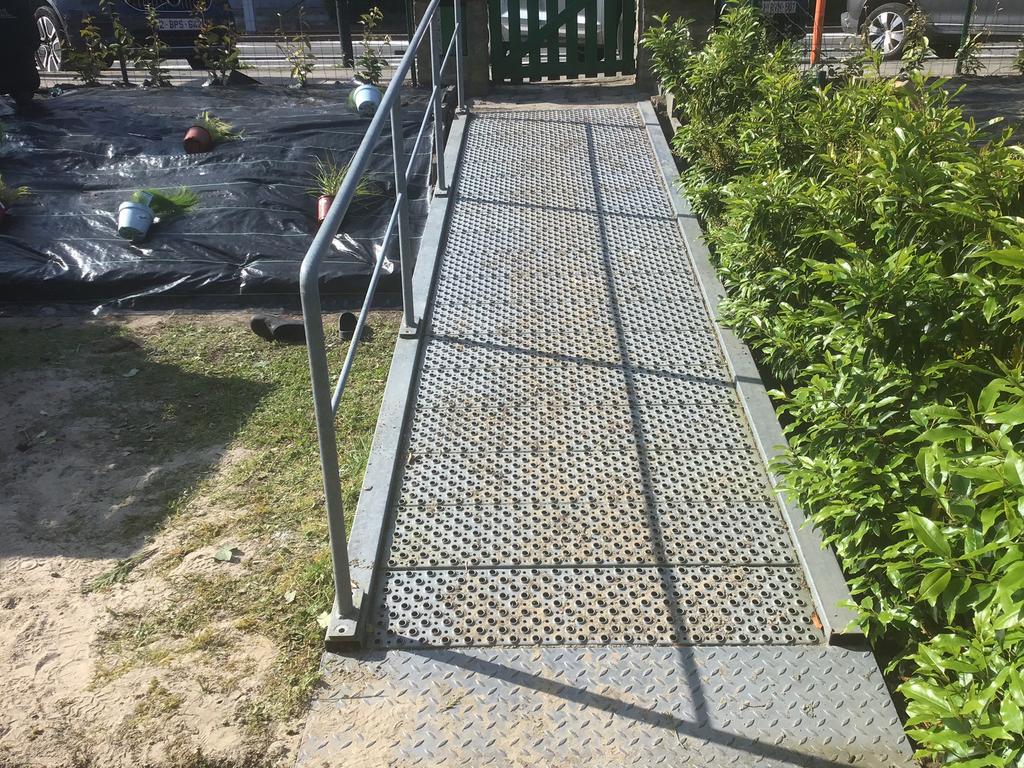 Oprijbrug voor rolstoel, Diversen, Ophalen, Gebruikt