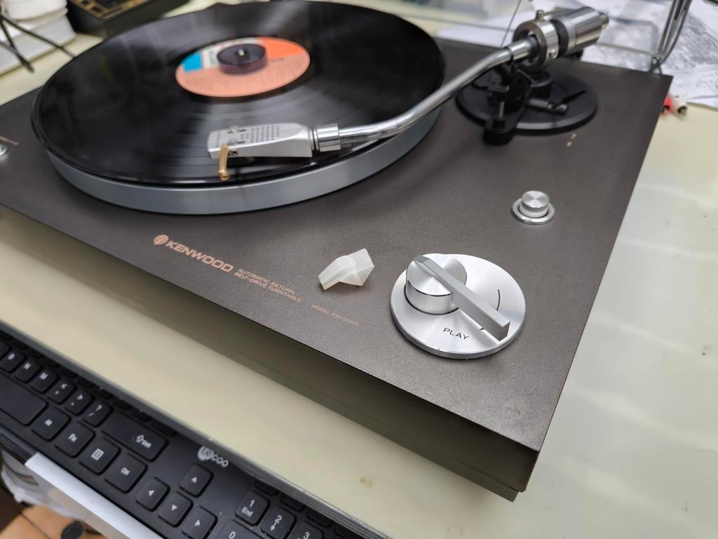 Kenwood KD-2000

Platine à entraînement par courroie (1978-1, Enlèvement ou Envoi, Tourne-disque