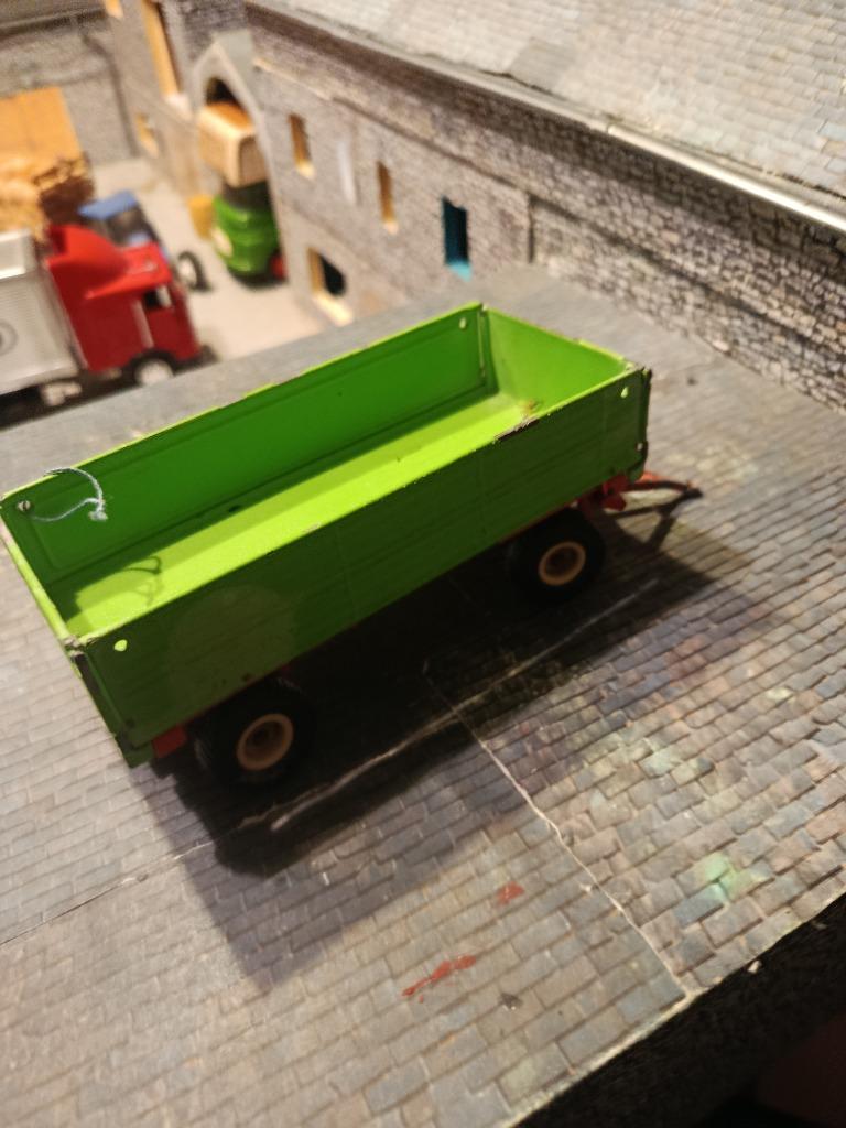 Groene en rode onvolledig trailer van Siku, Ophalen of Verzenden, Gebruikt, Tractor of Landbouw, SIKU