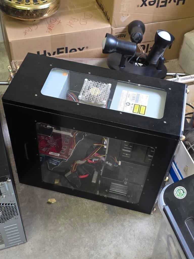 Lots matériels informatiques, Computers en Software, Desktop Pc's, Ophalen, Zo goed als nieuw