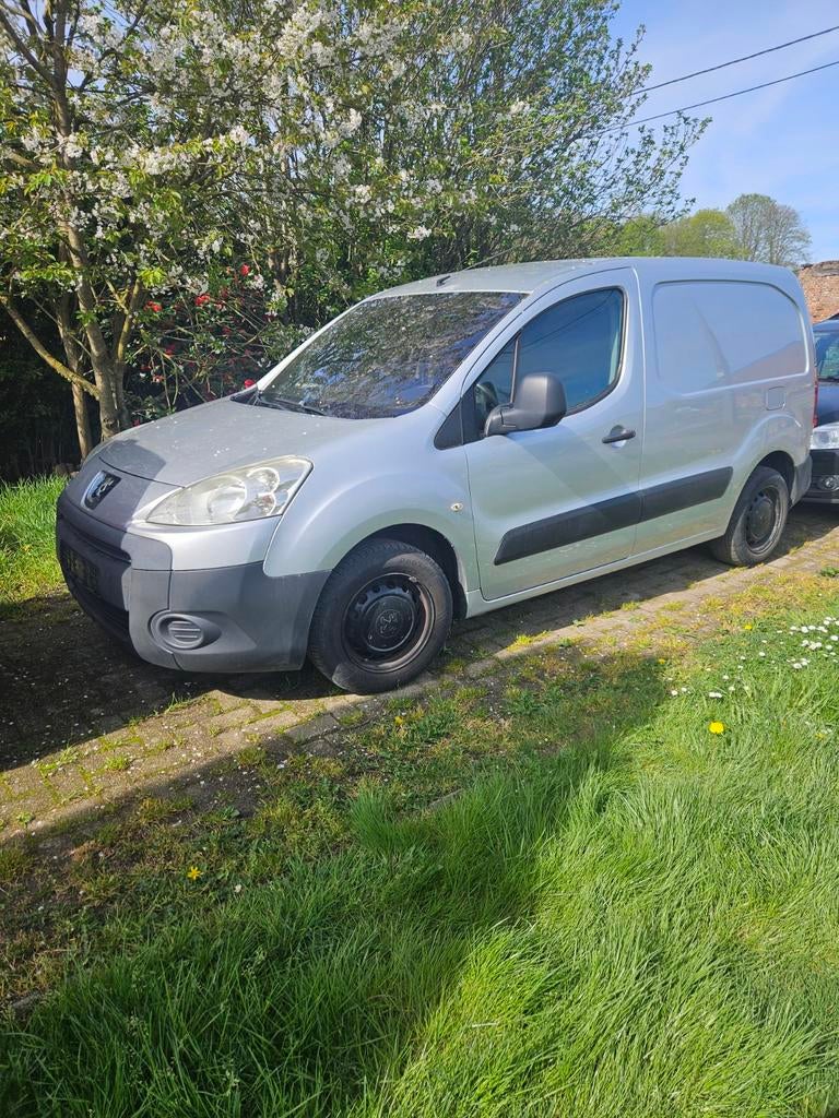 Peugeot partner 2009 1,6, Auto's, Voorwielaandrijving, 1599 cc, 4 cilinders, USB