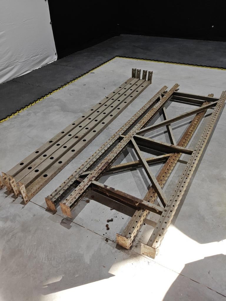 Pallet steiger 250 CM hoog x 270 CM breed x 70cm, Enlèvement, Utilisé