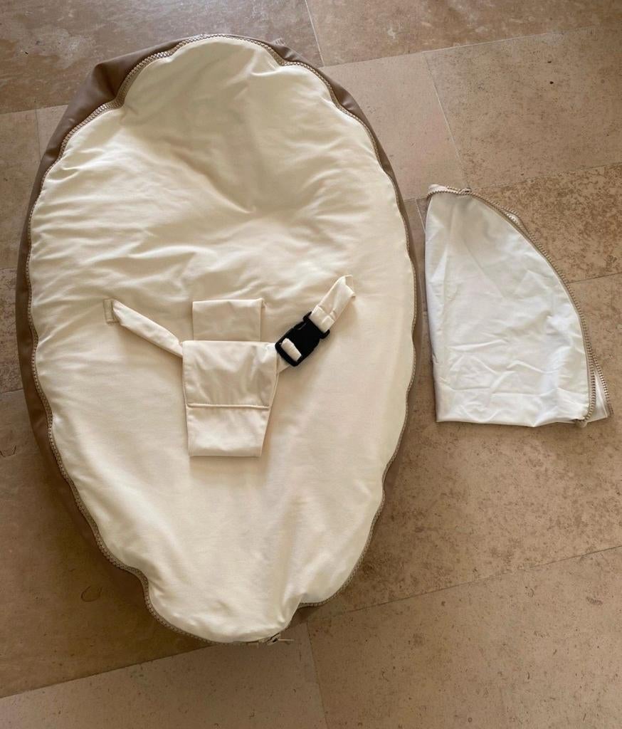 Doomoo baby seat leder met extra hoes voor oudere kinderen, Huis en Inrichting, Zitzakken, Ophalen, Zo goed als nieuw